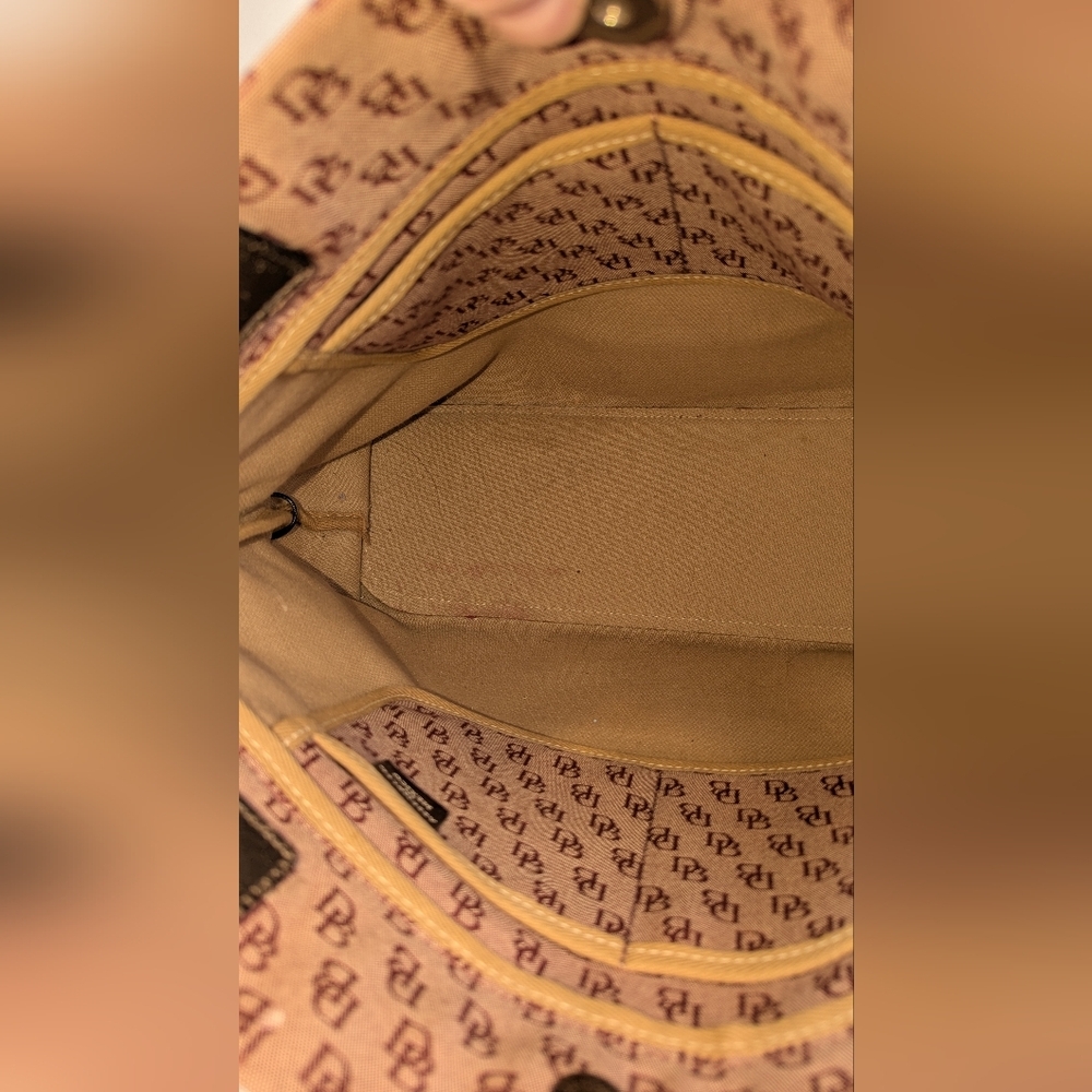 Dooney & Bourke Signature Monogram Tassel Large Tote Burgundy Canvas Leather - Picture 7 of 15